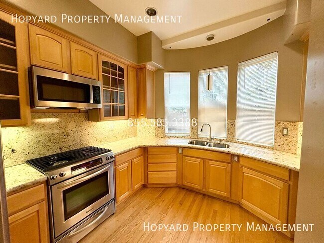 Building Photo - Beautiful Campbell Home on a Quiet Street