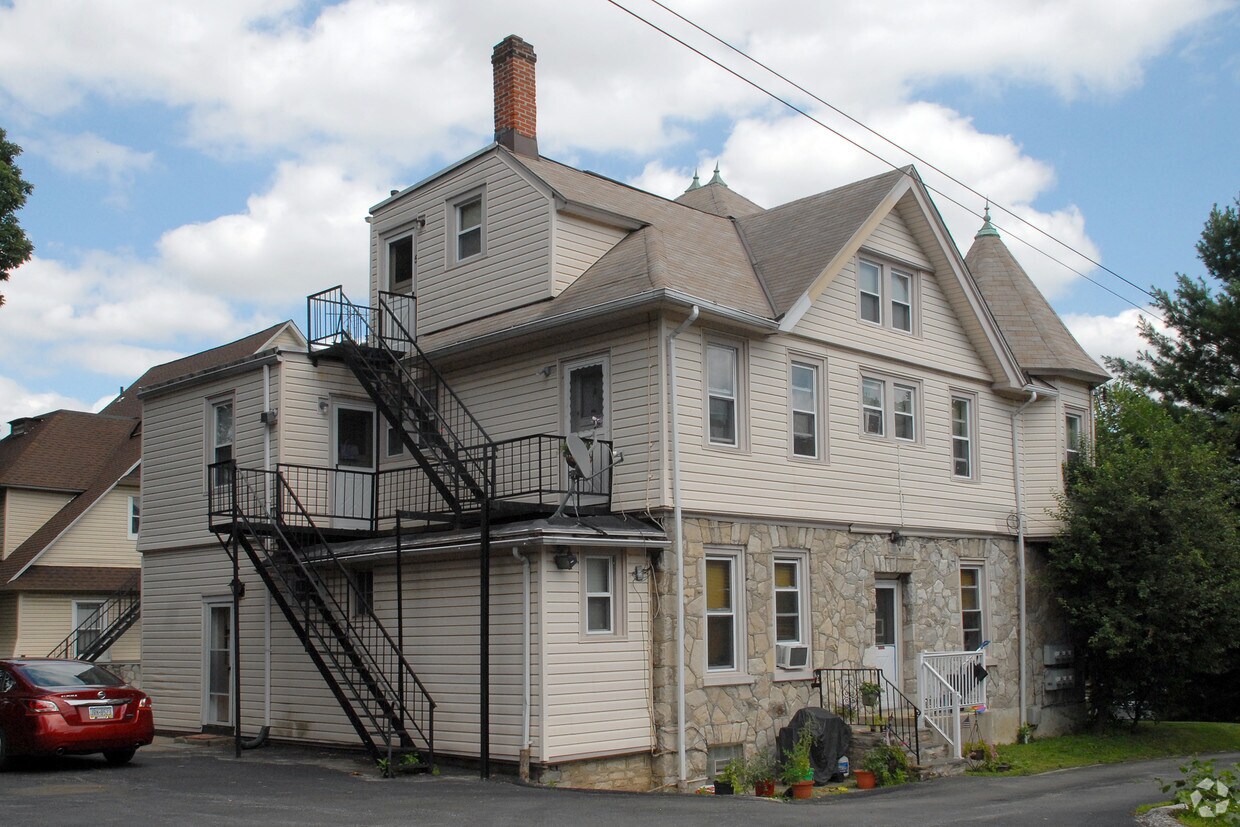 Foto del edificio - 756 Woodland Ter