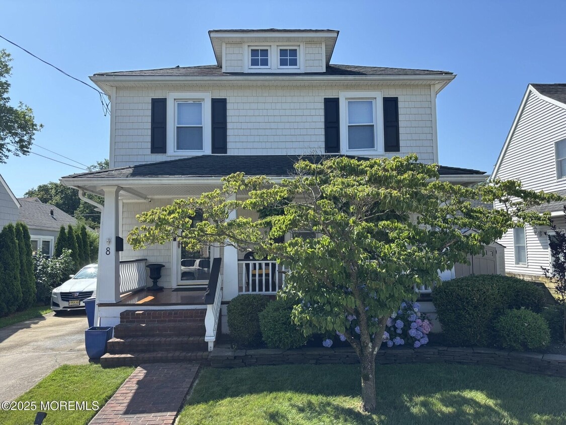 Primary Photo - 8 Bassett Pl
