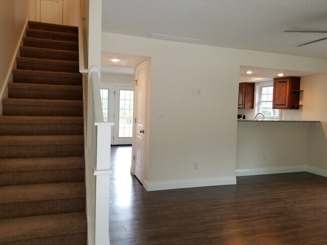 Foto del edificio - Beautiful and Modern 3 Bed 2.5 bath Home!