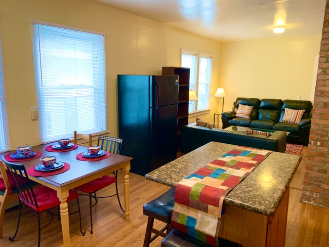 Photo - 206 California Ave Apartment