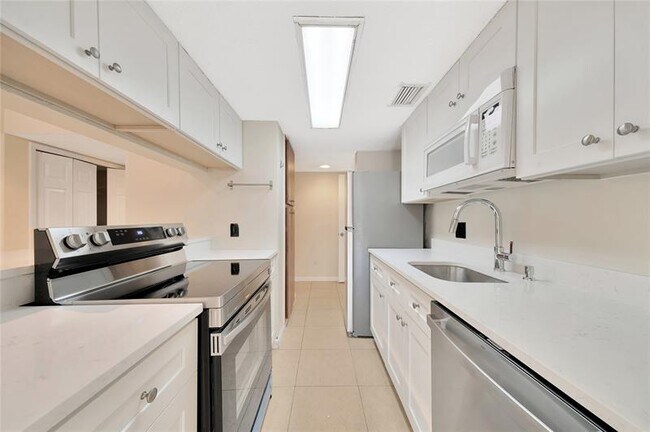 Foto del edificio - 4521 W McNab Rd
