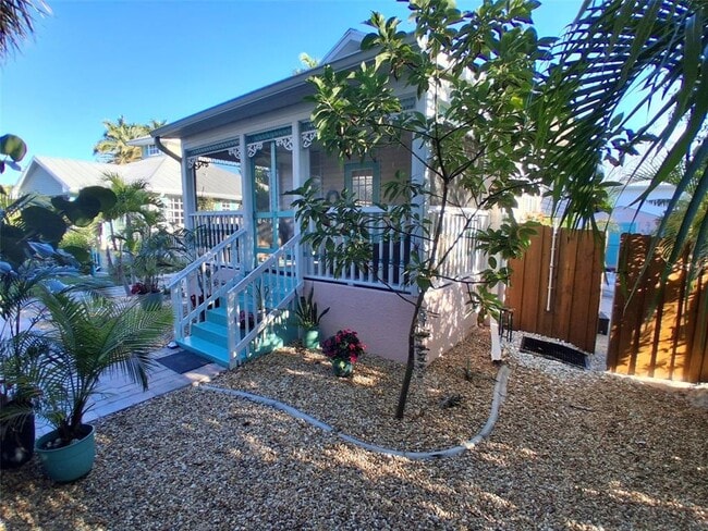 Building Photo - 216 Berry St