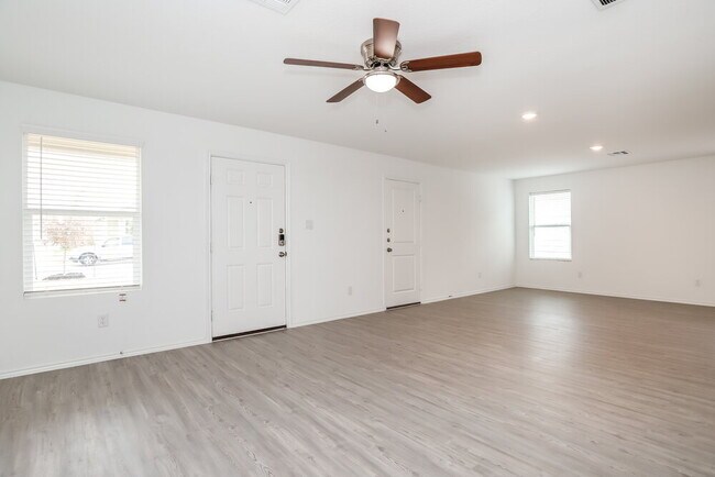 Building Photo - 6626 Morgan Cp