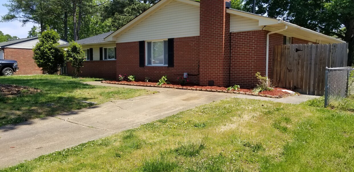 Foto principal - 1115 Jewell Ave