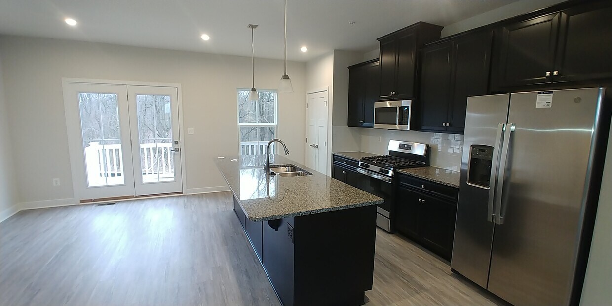 Foto principal - 6701 Iron Horse Rd