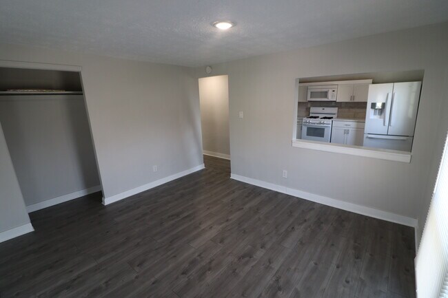 Foto del edificio - 319 N Huntington St