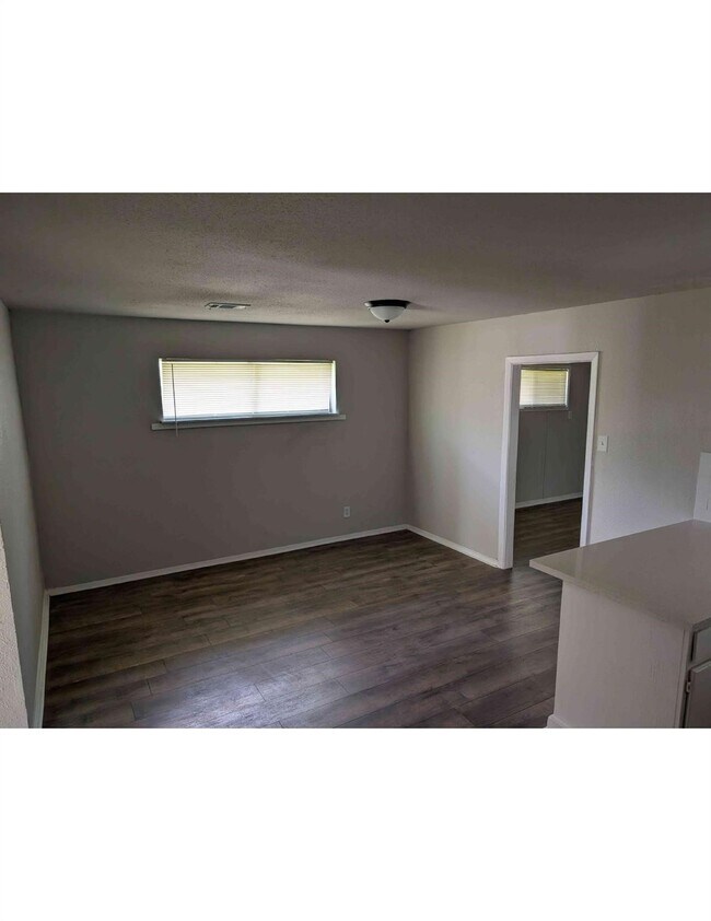 Building Photo - 5207 Rue St