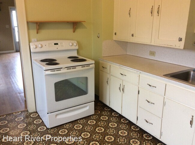 Building Photo - 2 br, 1.5 bath House - 645 1st Avenue E