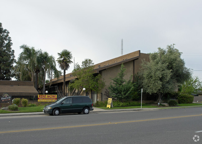 Building Photo - Colonia Del Sol Apartments