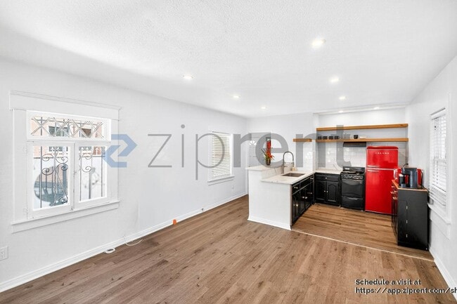 Foto del edificio - 542 Magnolia Ave