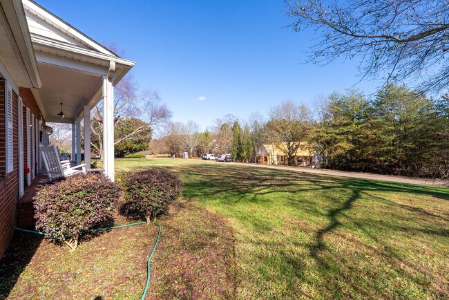 Foto del edificio - 5 Coleman Park Cir