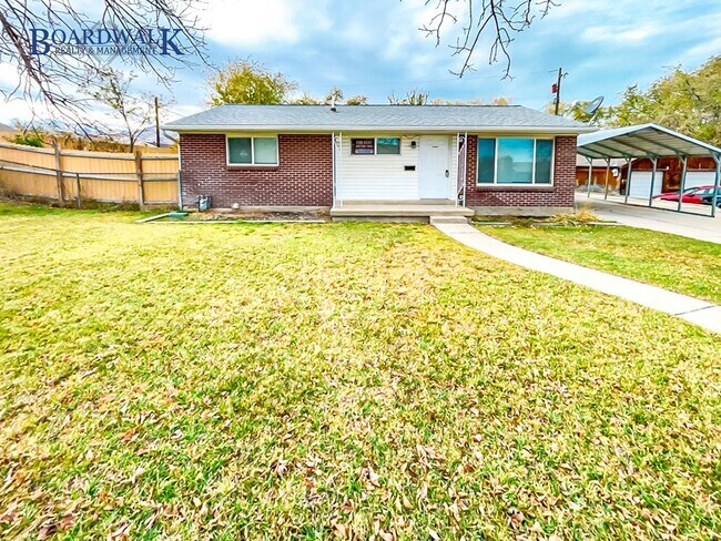 Photo - Charming Brick Rambler House