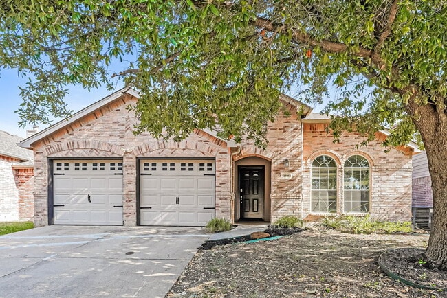 Building Photo - 1509 Nighthawk Dr