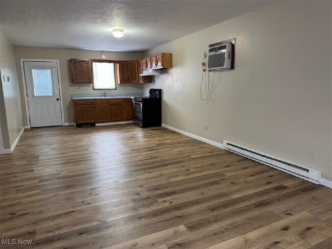 Foto del edificio - 118 8th Dr NE