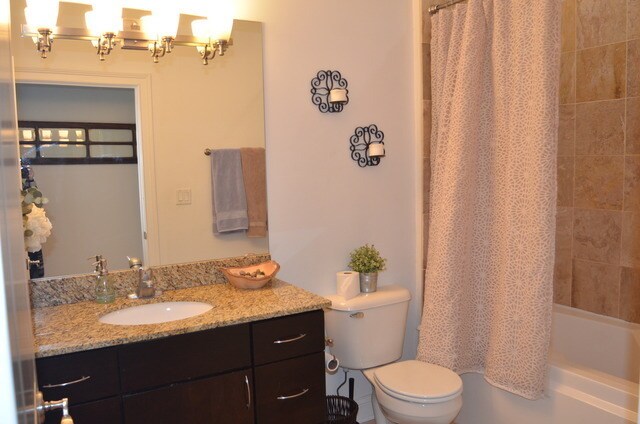 Foto del edificio - 2 bedroom with balcony facing south in Lakeview