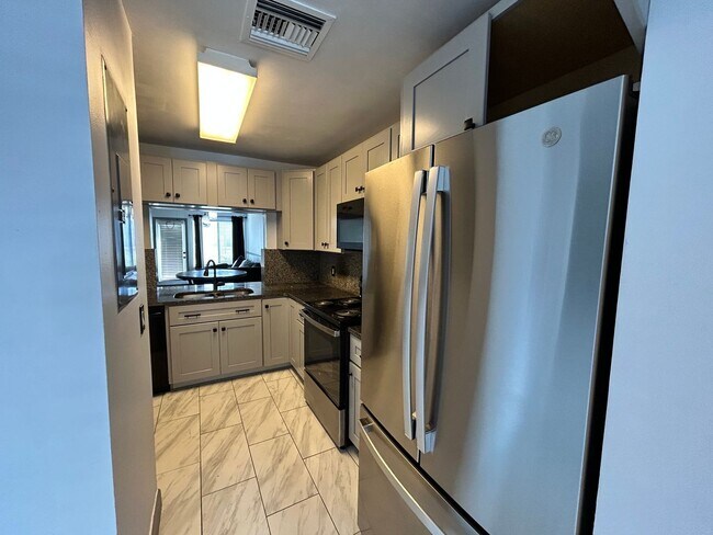 Building Photo - Upgraded 2BD/2BA Condo in Central Orlando!!