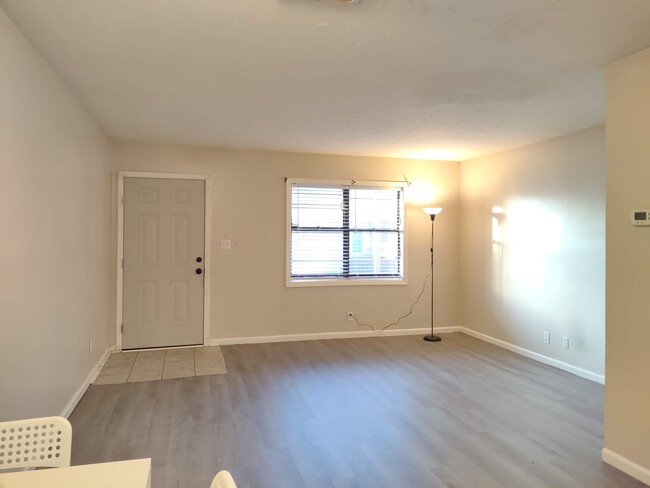 Building Photo - 110 Horizon River Dr
