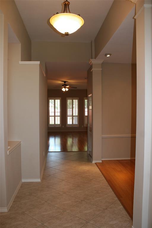 Building Photo - 21922 Rivergate Ct