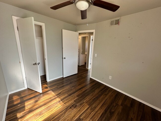 Building Photo - Cute 3 bed 1.5 bath in OKC