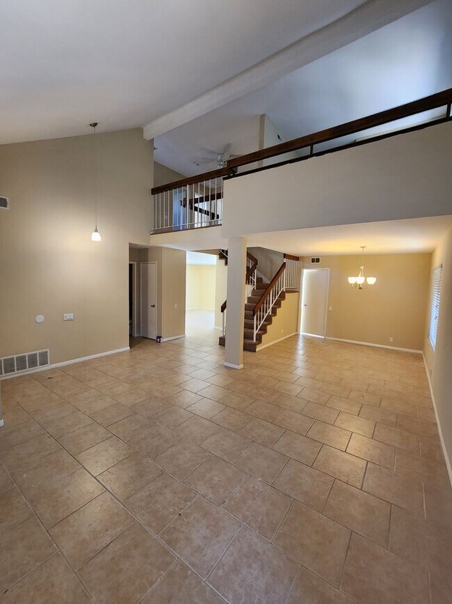 Building Photo - 3 BR Home Plus Loft Area in Rancho Penasquitos
