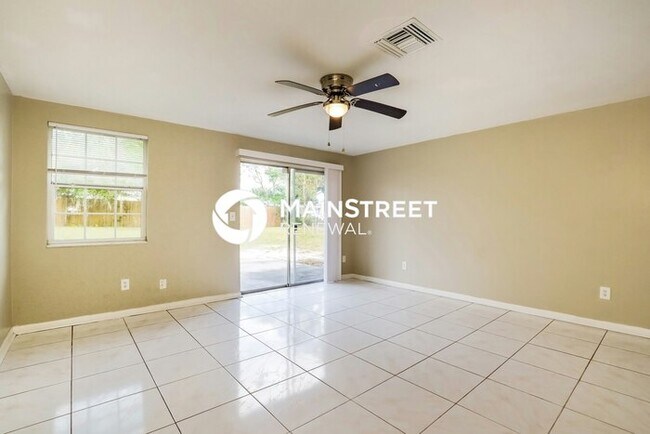 Building Photo - 3 Bedroom Pet-Friendly Home in Deltona, FL with Main Street Renewal