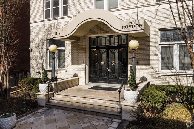 Foto del edificio - The Roydon