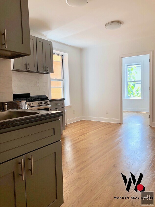 Primary Photo - 328 EAST 9 STREET