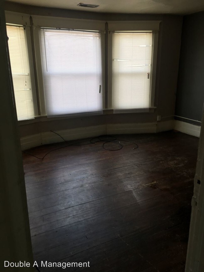 Building Photo - 2 br, 1 bath Apartment - 203-205 Lafayette St