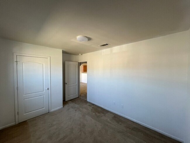 Foto del edificio - 414 Brittney Way