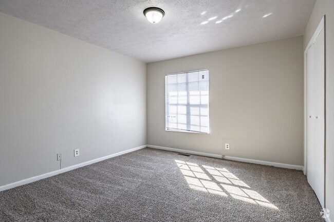 2BR, 1BA - 1120SF - Ingleside Terrace