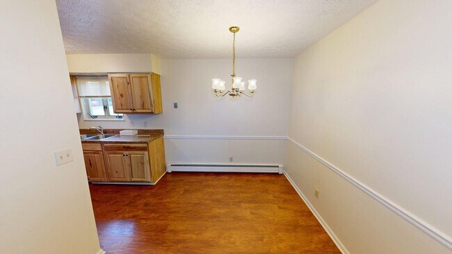 Foto del edificio - Updated 2 Bedroom, 2nd Floor,  Canfield Ap...