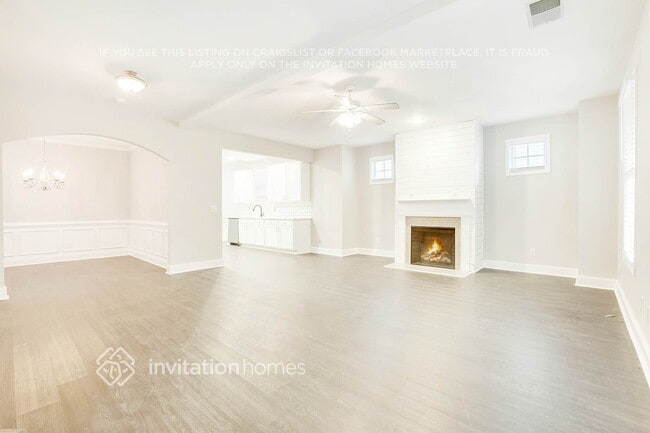 Foto del edificio - 1307 Sweetbriar Cir