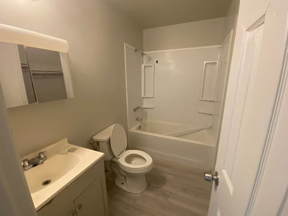 Foto principal - 3301 Beck St