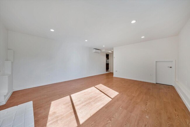 Building Photo - 3614 Farm Hill Blvd
