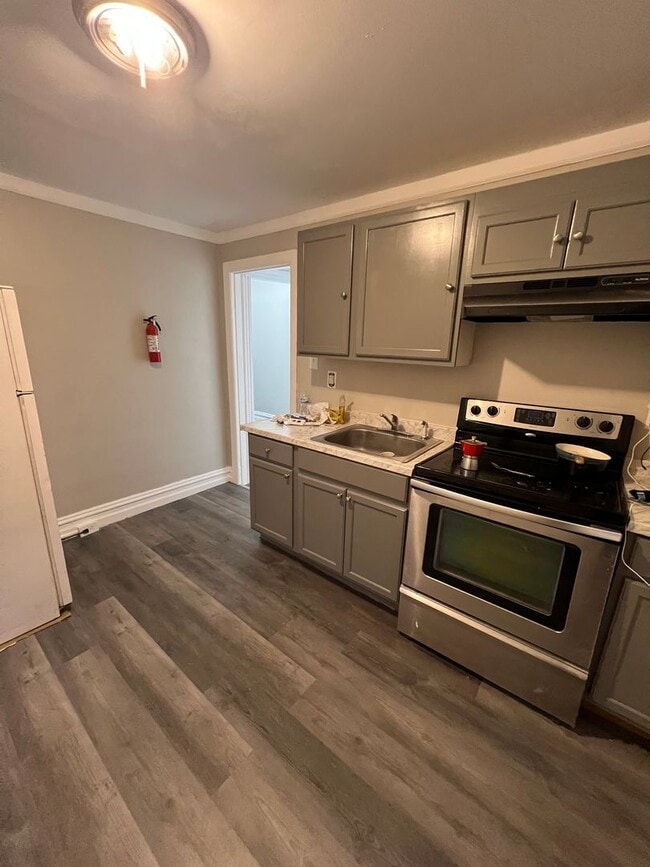 Foto del edificio - 240 E Hamilton St