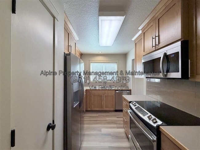 Building Photo - 13119 SW 154th Ave