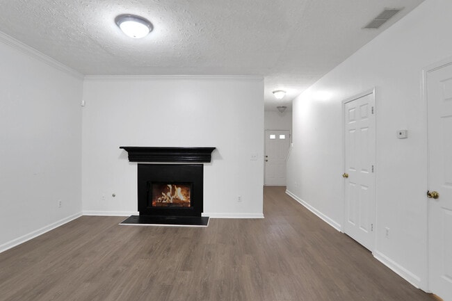 Building Photo - 5640 Terremont Cir