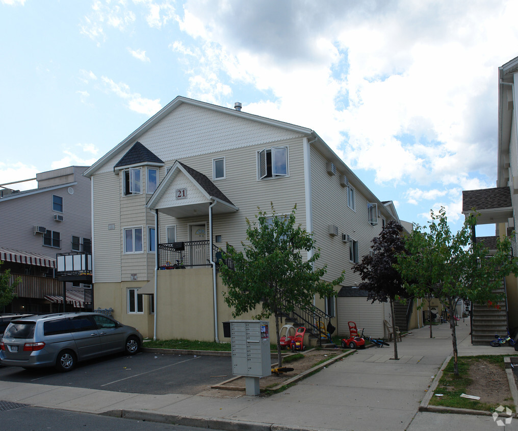 Building Photo - Spring Valley Apartments