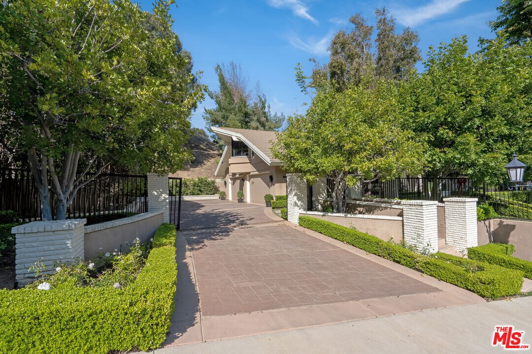 Foto principal - 16101 Valley Meadow Pl