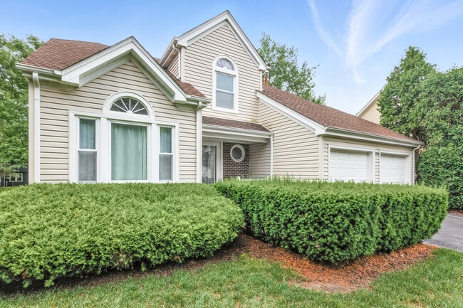 Front - 421 Concord Ln