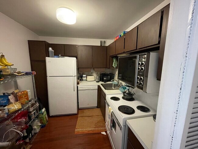 Foto del edificio - 2650 N Lakeview Ave