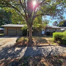 Building Photo - 3435 NE Canterbury Cir