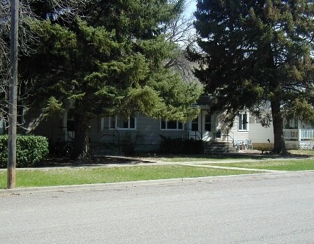 Primary Photo - 909 Front St