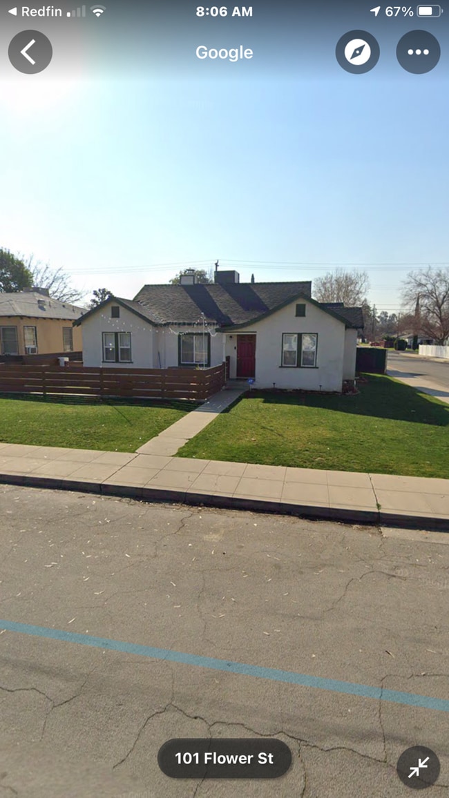 Lovely home - Large Chefs kitchen, Corner Lot-Lots of parking & garage- OK petn how many - 101 Flower St