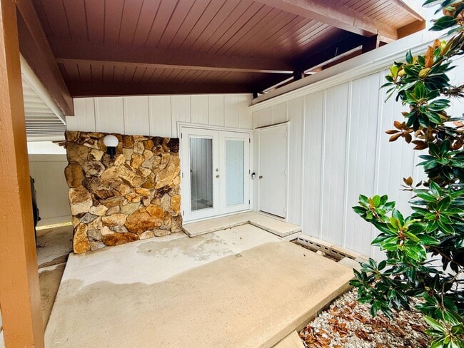 Building Photo - 2902 Bruce Ln