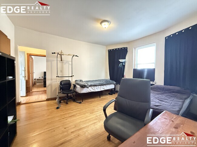 Foto del edificio - 160 Strathmore Rd