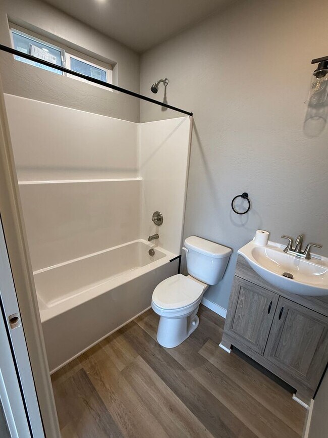 Foto del edificio - Fully Renovated- 1 bedroom 1 bathroom ADU