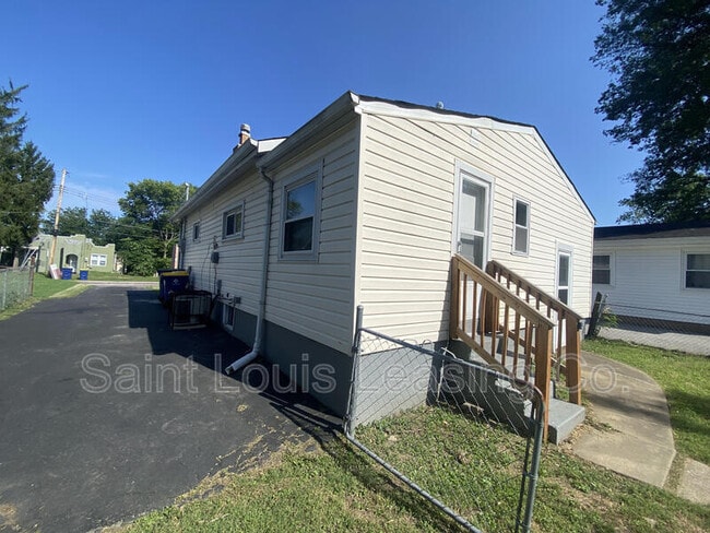 Building Photo - 3735 Marvin Ave