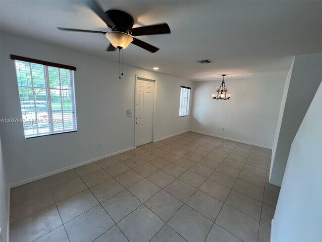 Foto del edificio - 27568 SW 143rd Ave